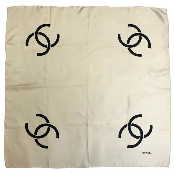 ✨🛍️ Chanel Ivory CC Logo Silk Scarf - Picture 1 of 7